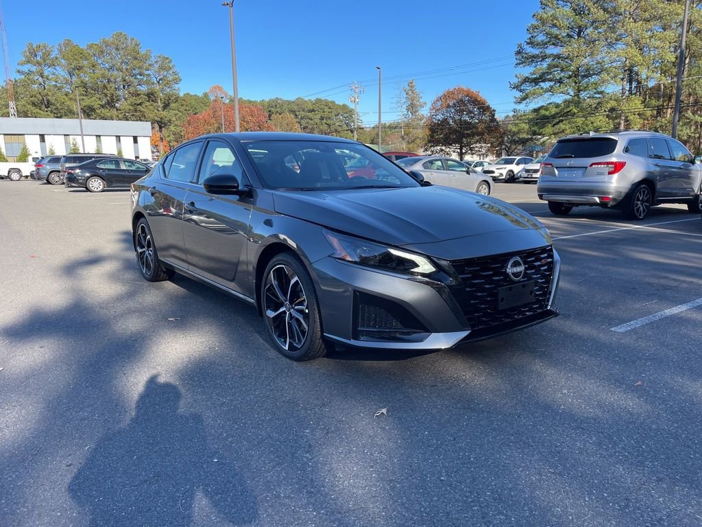 New 2025 Nissan Altima 2.5 SR image 4