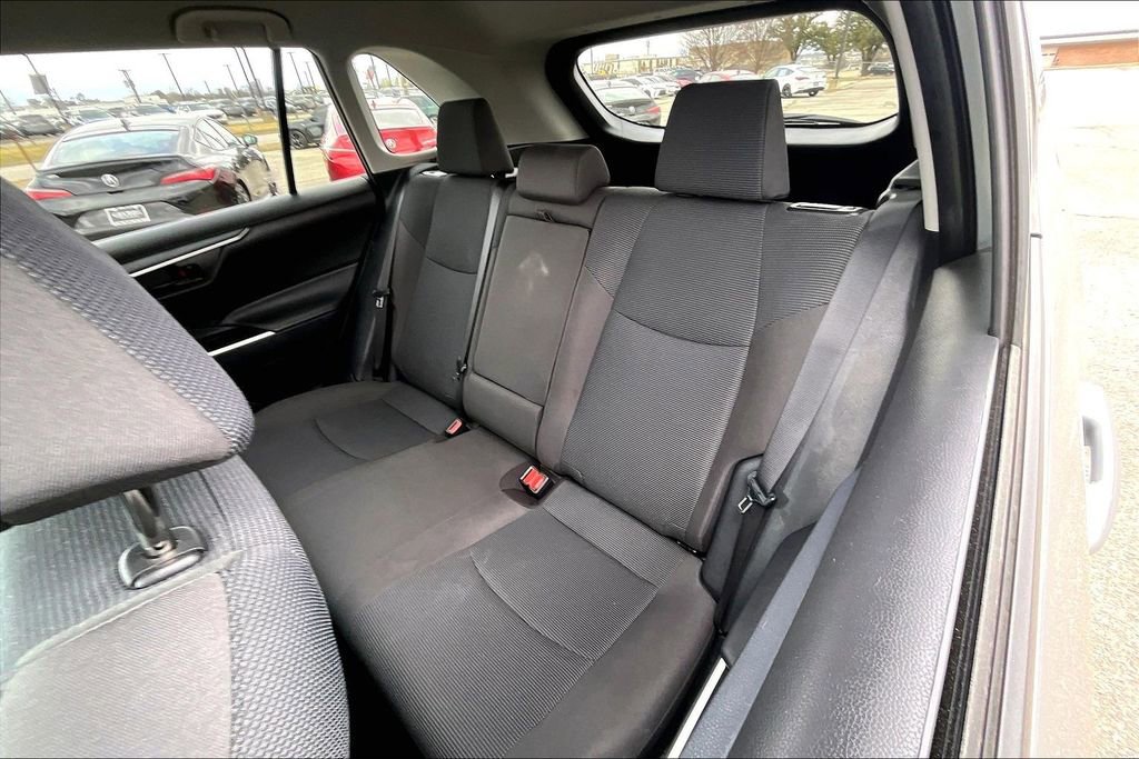Used 2025 Toyota RAV4 LE AWD/4WD image 36