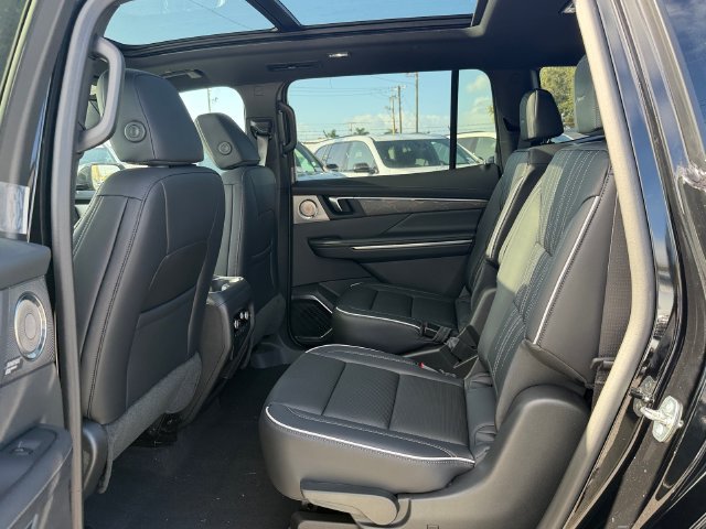 New 2027 Buick Enclave Avenir FWD image 13