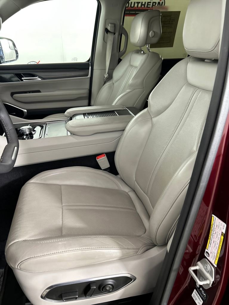 Used 2024 Jeep Wagoneer Series III image 12