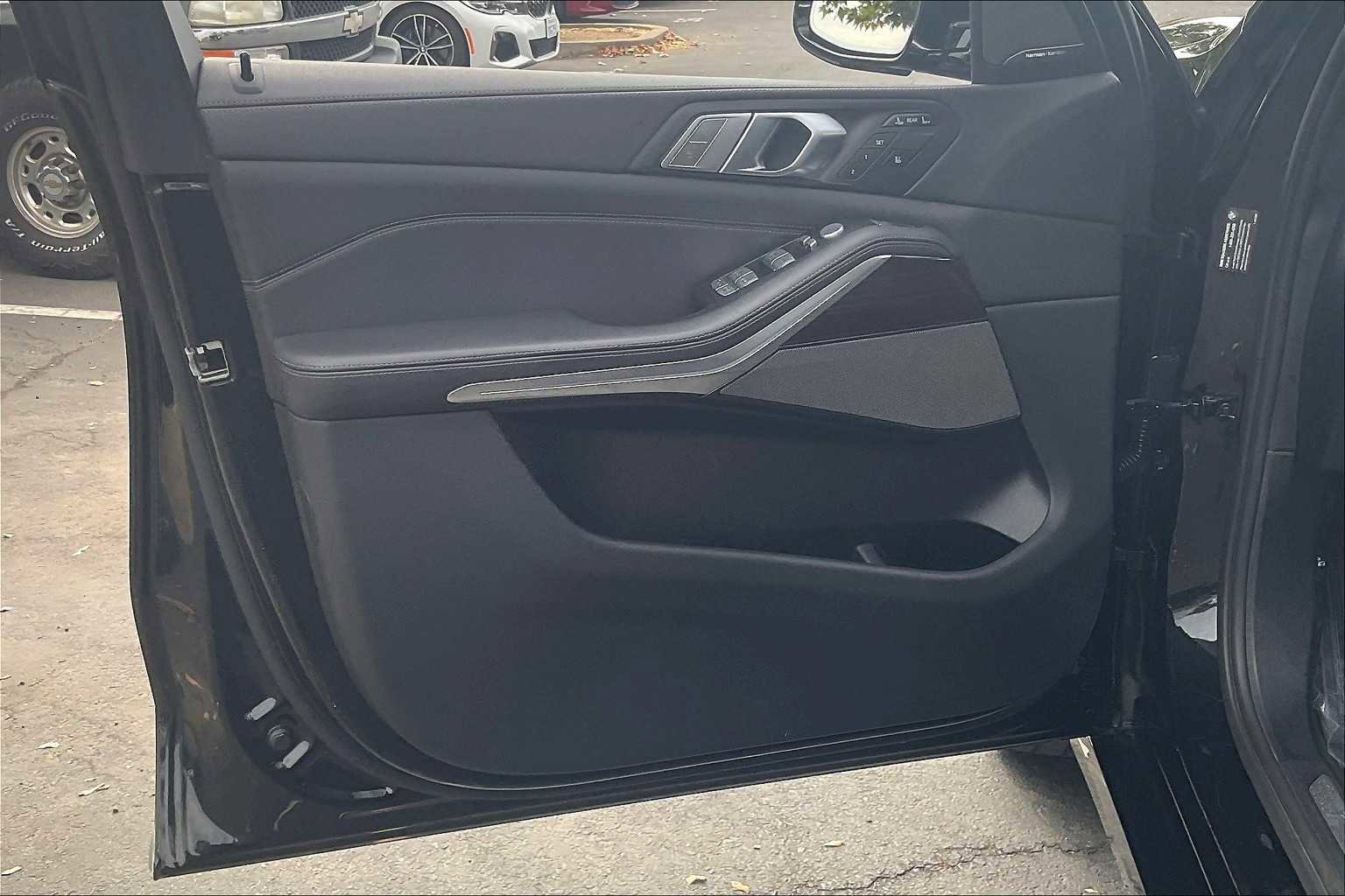 Used 2020 BMW X7 xDrive40i w/ Premium Package image 26