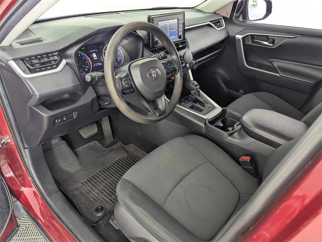 Used 2019 Toyota RAV4 XLE image 11
