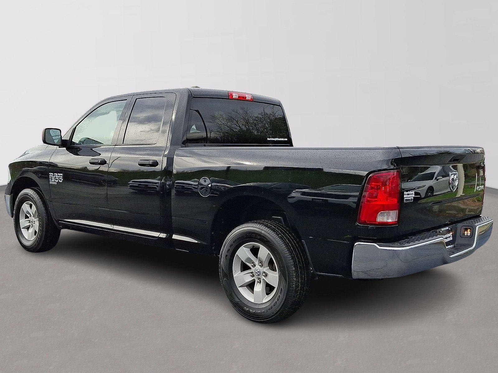Used 2024 RAM 1500 Classic SLT AWD/4WD image 4