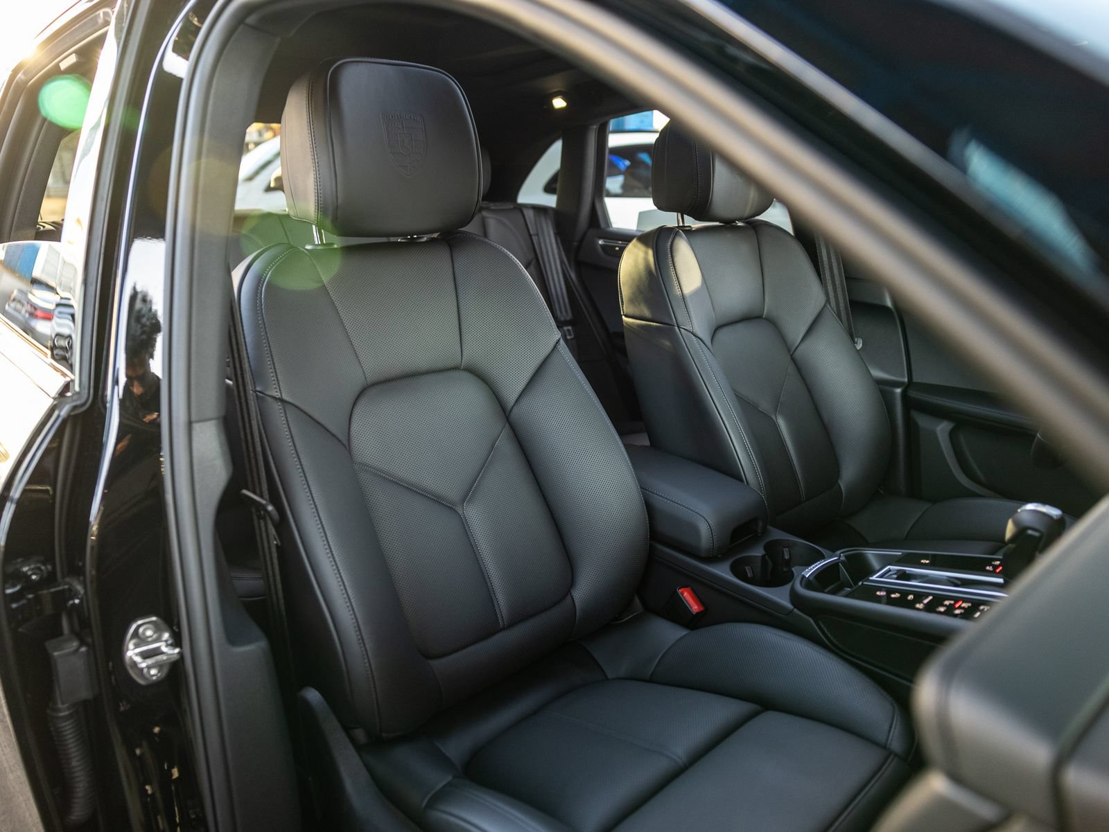 Certified 2026 Porsche Macan AWD/4WD image 53