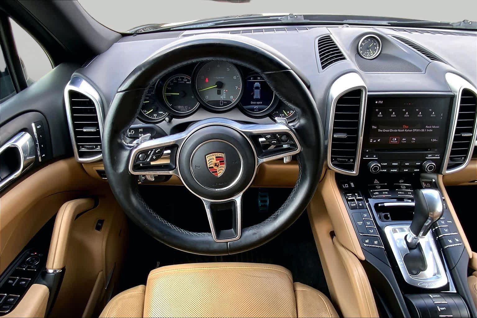 Used 2018 Porsche Cayenne S AWD/4WD image 6