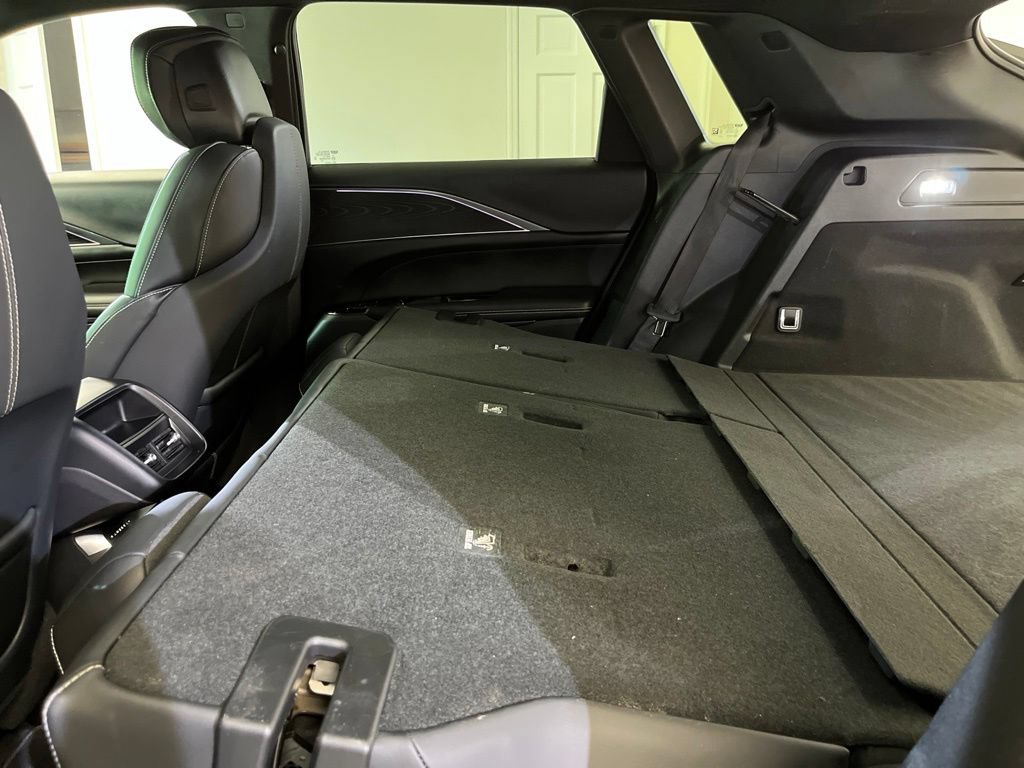 Certified 2024 Cadillac Lyriq Luxury AWD/4WD image 16
