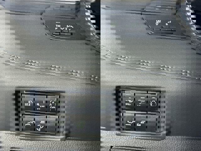 Used 2024 Toyota Highlander Platinum FWD image 10