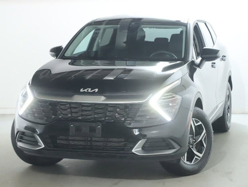 Used 2025 Kia Sportage LX AWD/4WD image 3