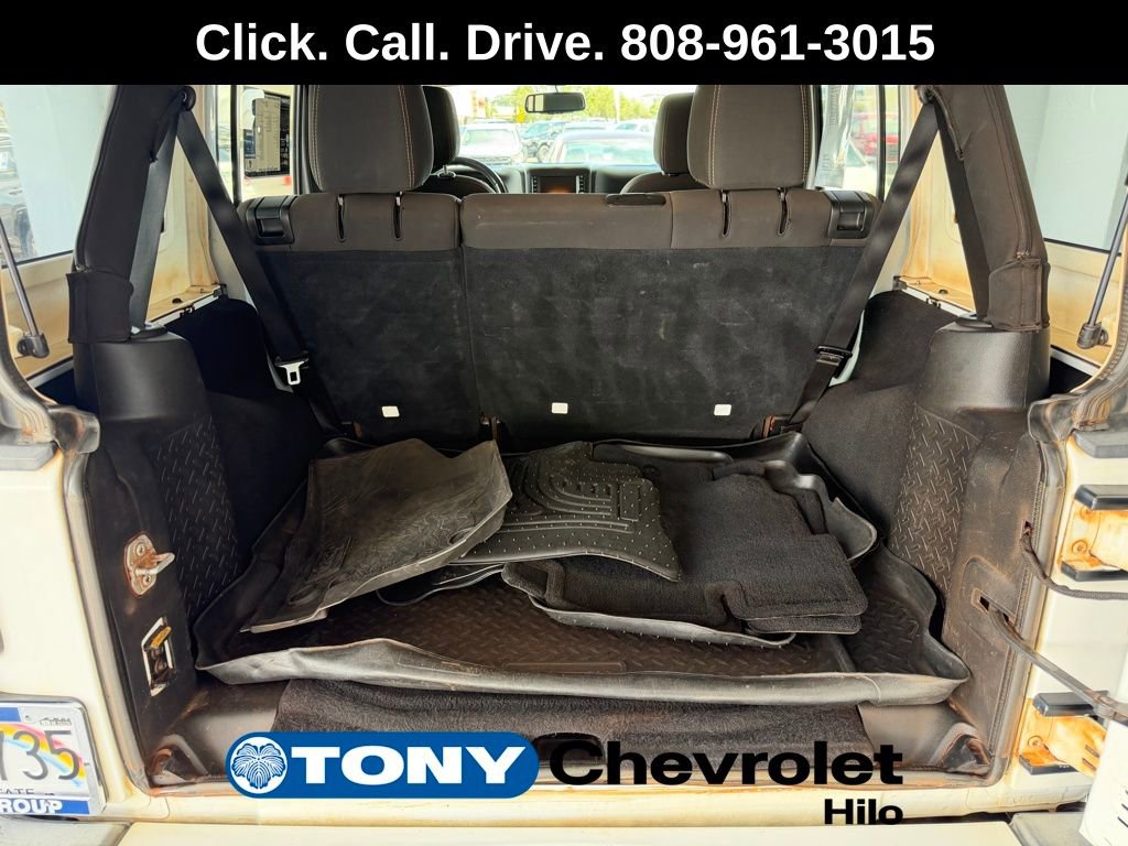 Used 2016 Jeep Wrangler Unlimited Sahara w/ Connectivity Group image 3