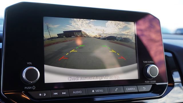 Used 2024 Nissan Pathfinder SV image 25