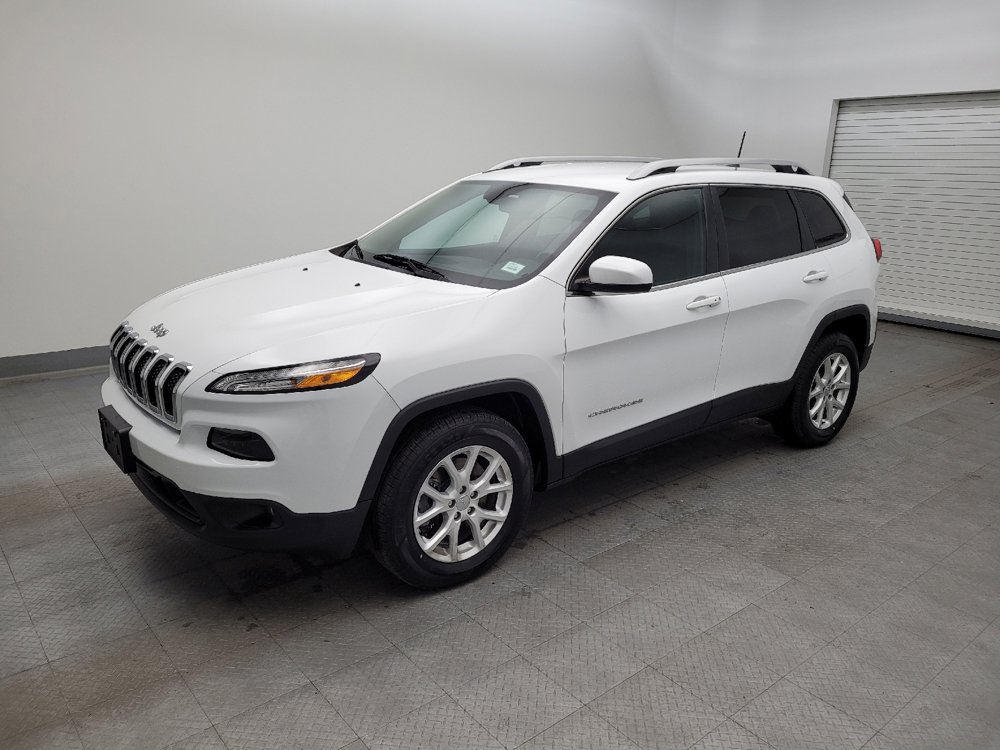 Used 2018 Jeep Cherokee Latitude Plus image 2