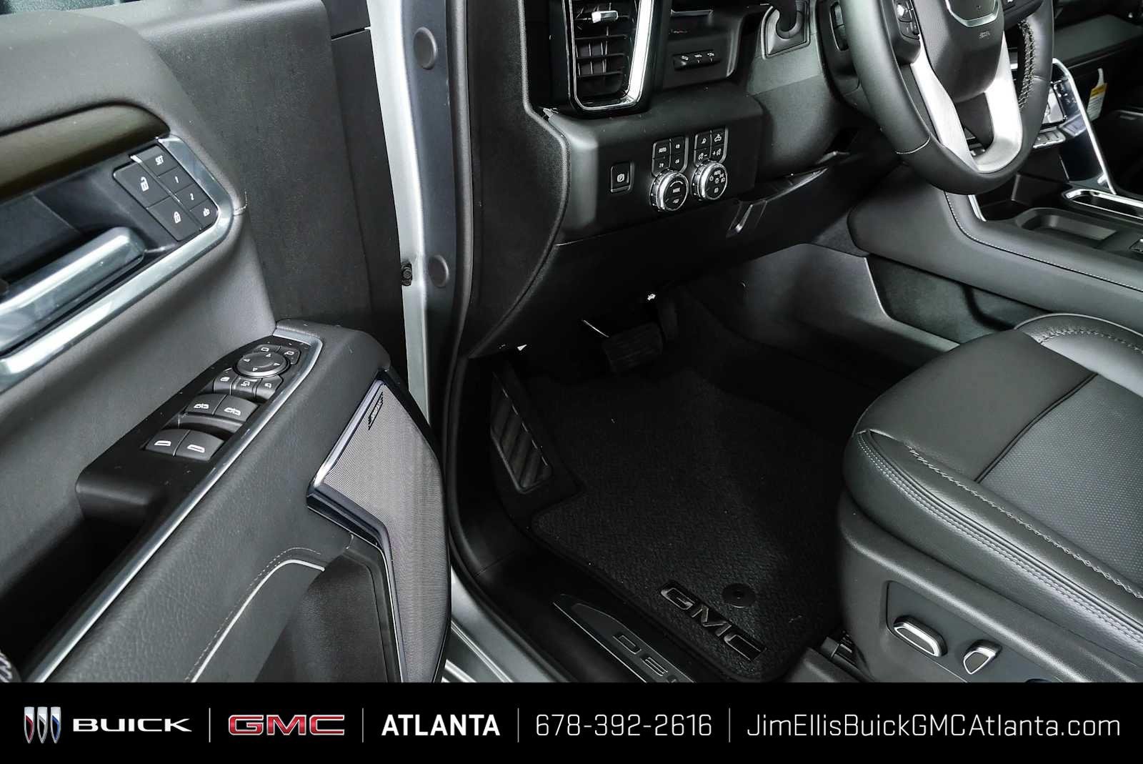 New 2026 GMC Sierra 2500 Denali w/ Denali Reserve Package AWD/4WD image 9
