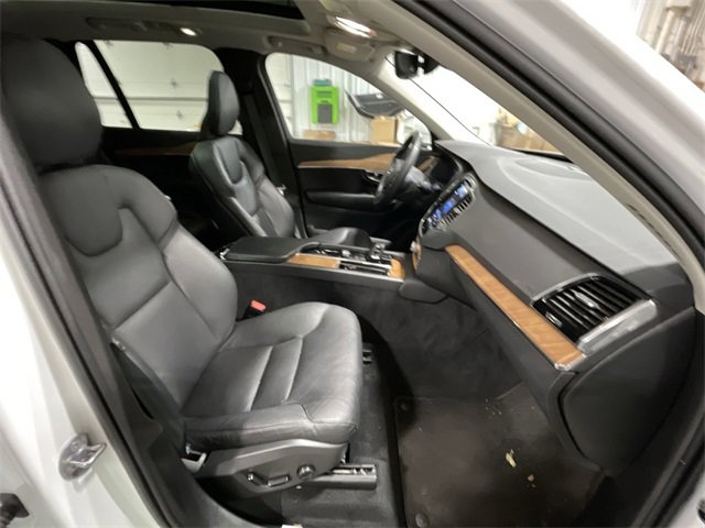 Used 2023 Volvo XC90 B5 Plus image 31