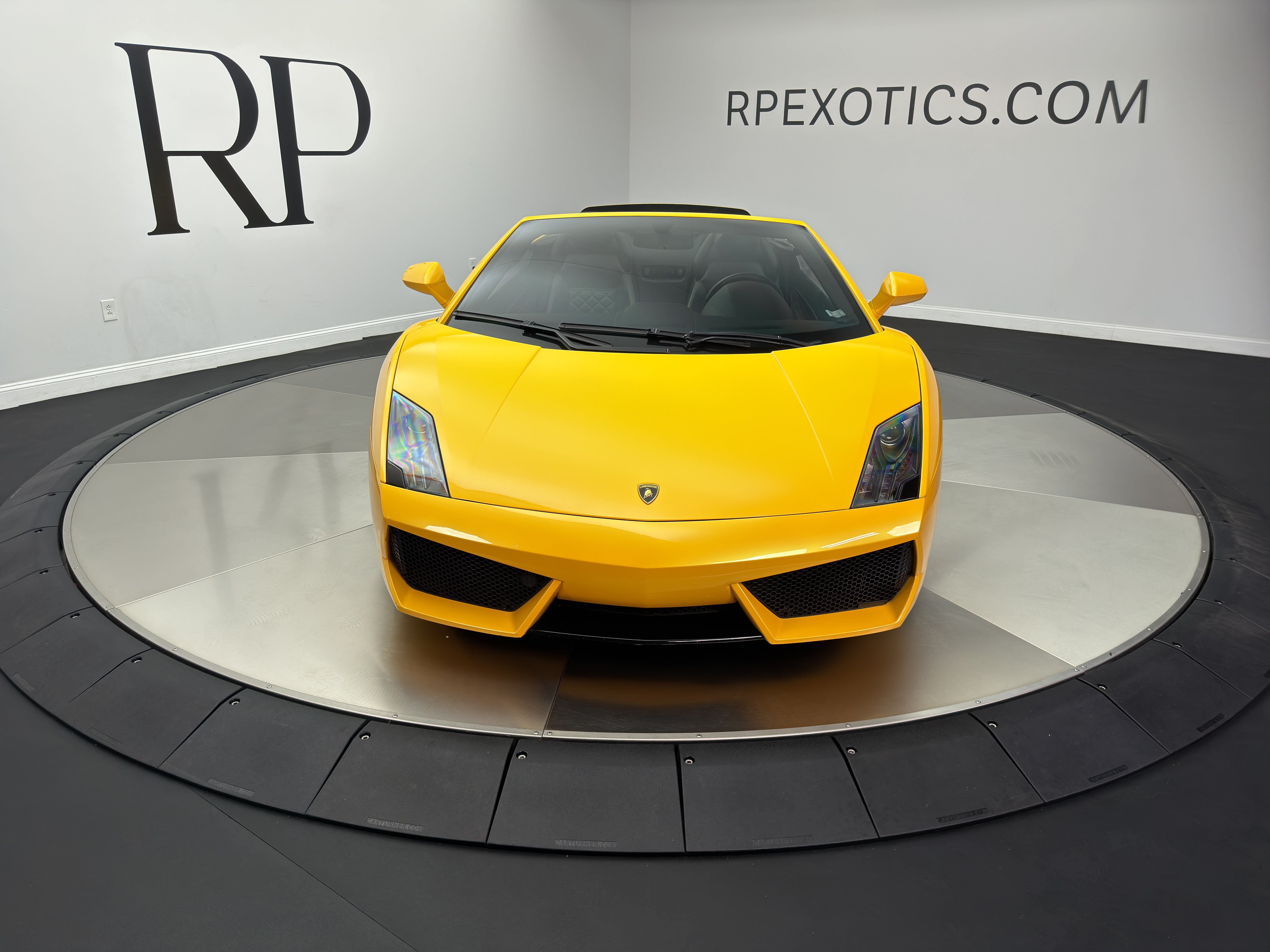 Used 2011 Lamborghini Gallardo LP 560-4 AWD/4WD image 2