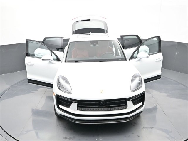 New 2026 Porsche Macan image 30