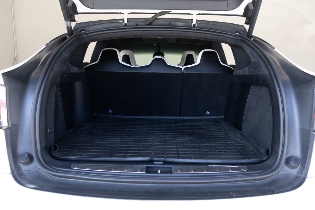 Used 2018 Tesla Model X 75D AWD/4WD image 14