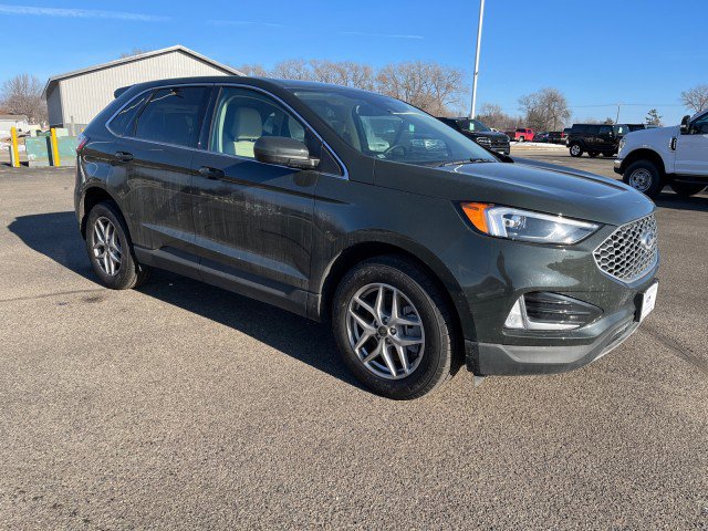 Used 2024 Ford Edge SEL w/ Convenience Package image 8