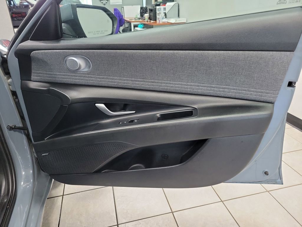 Used 2023 Hyundai Elantra Limited w/ Cargo Package FWD image 21