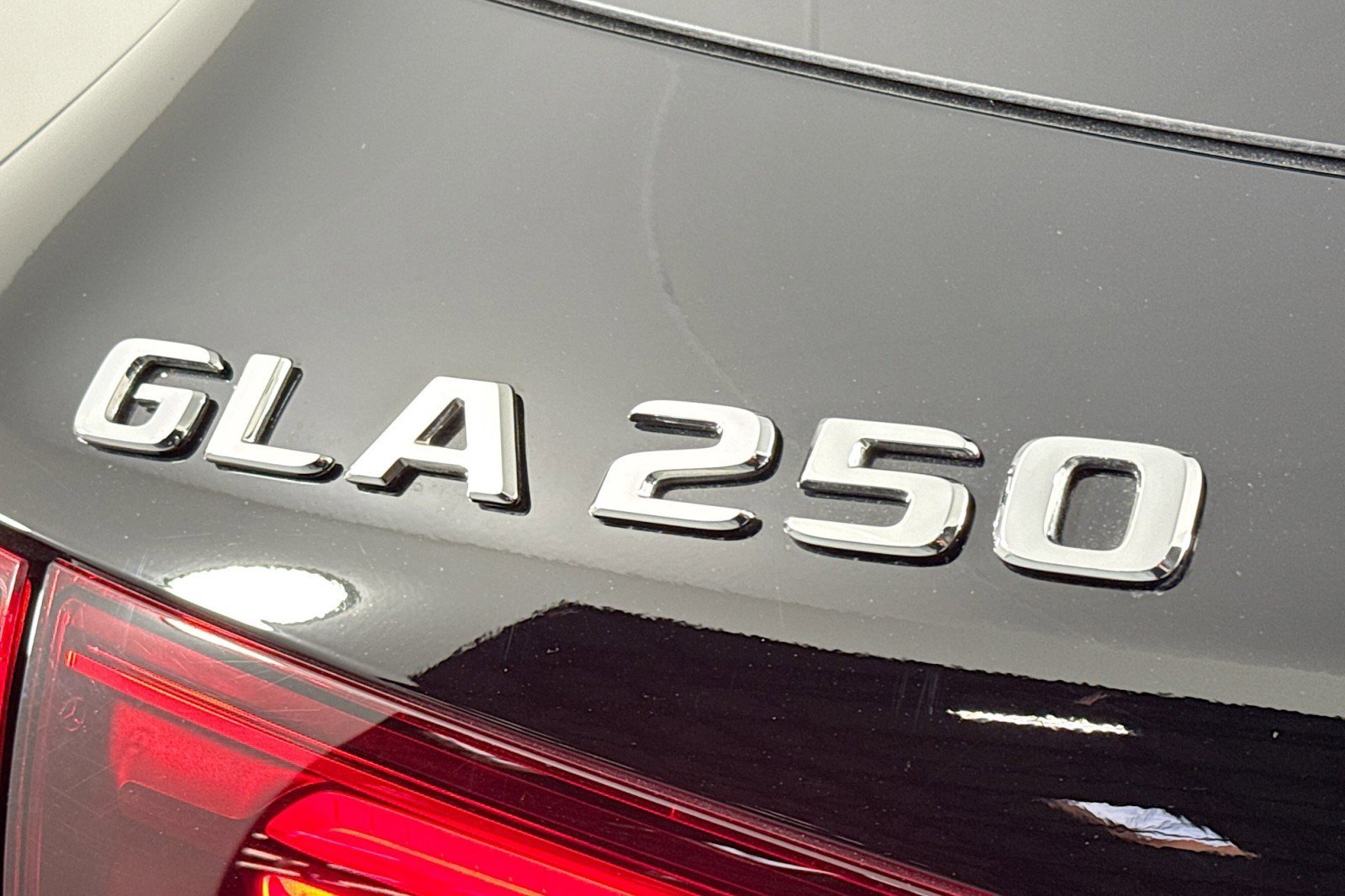 Certified 2025 Mercedes-Benz GLA 250 image 9