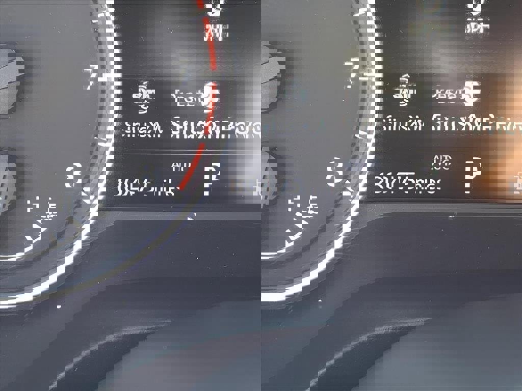 Used 2023 Nissan Rogue S image 26