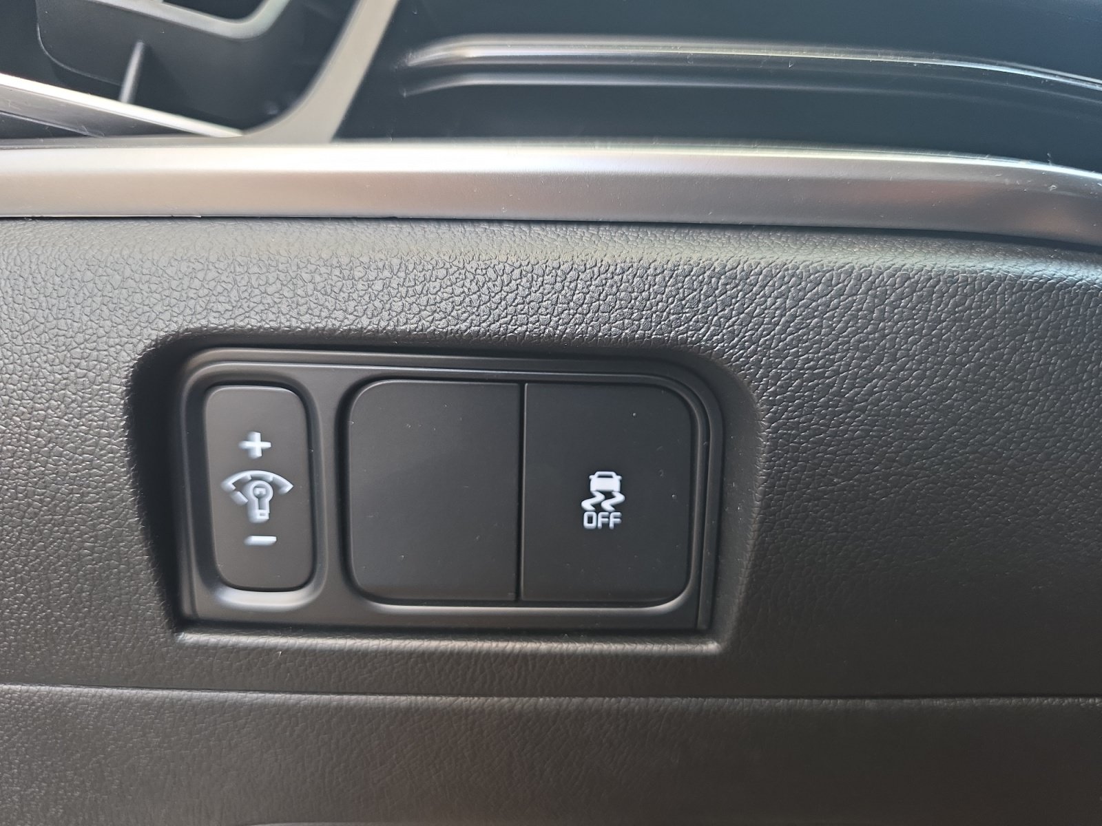 Certified 2026 Kia Sorento LX FWD image 24
