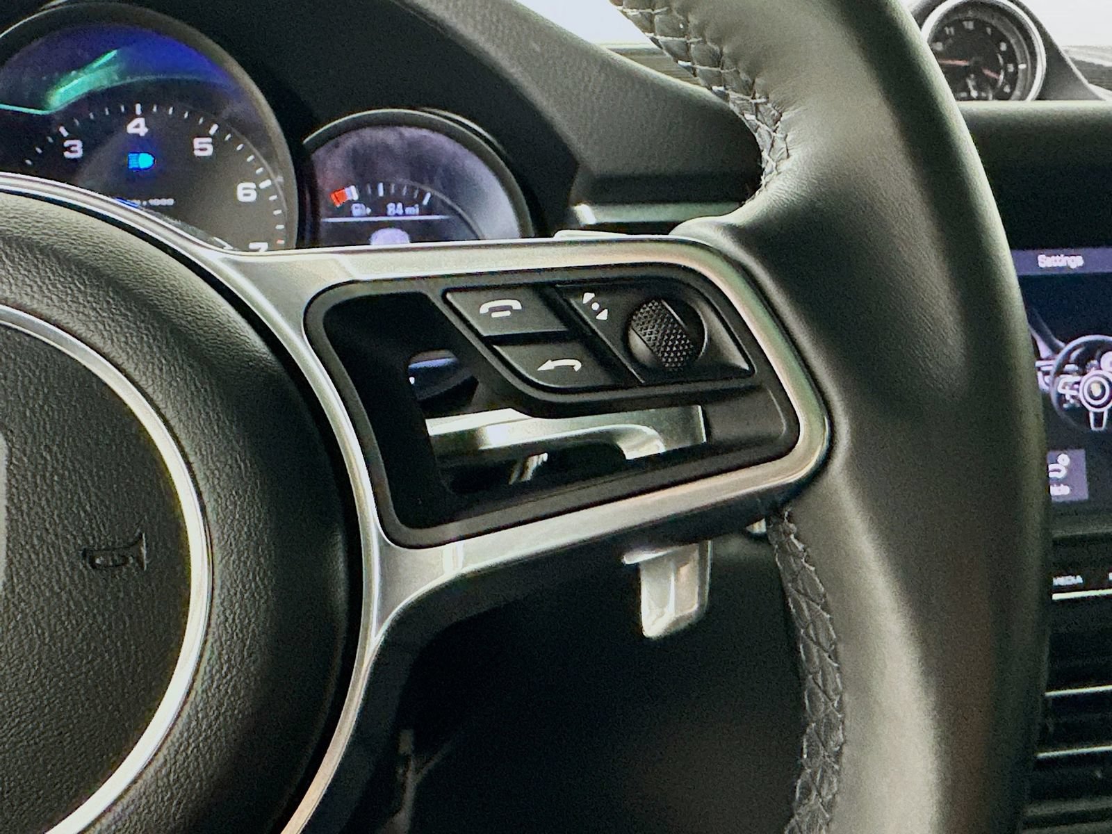 Used 2019 Porsche Macan AWD/4WD image 19