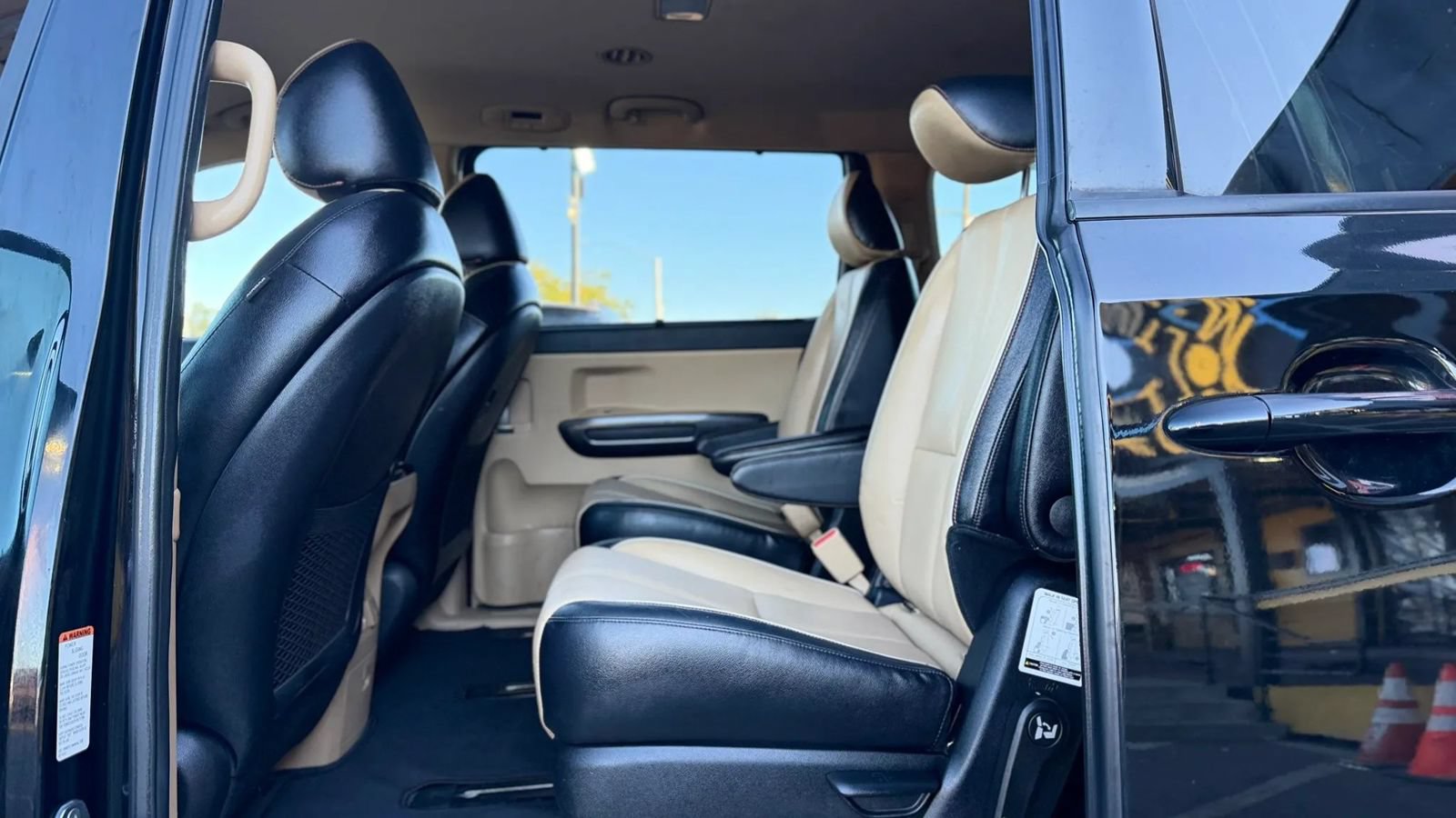 Used 2015 Kia Sedona SX FWD image 10