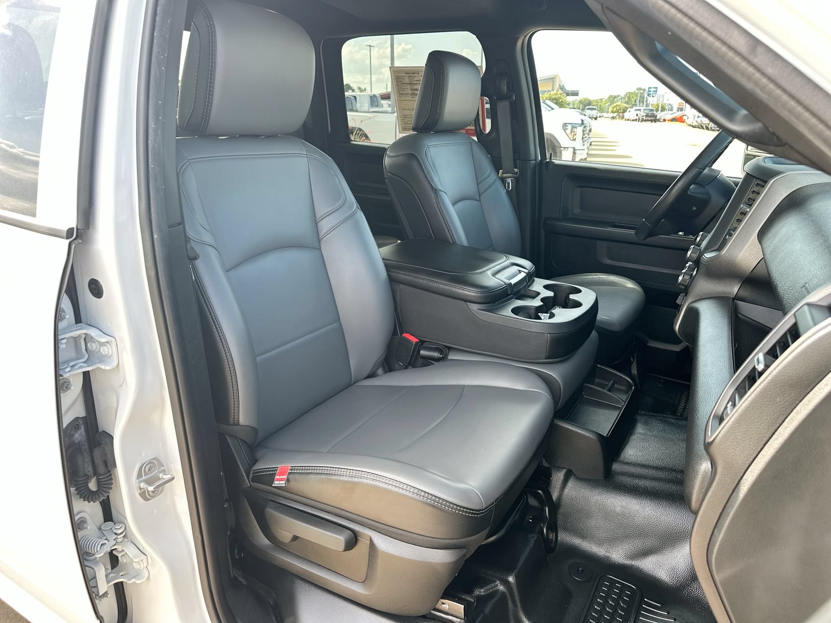 Used 2023 RAM 2500 Tradesman w/ Chrome Appearance Group AWD/4WD image 22