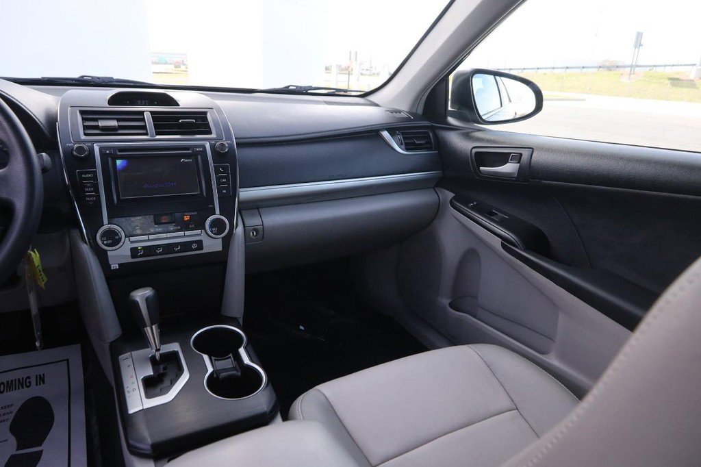 Used 2012 Toyota Camry LE image 21
