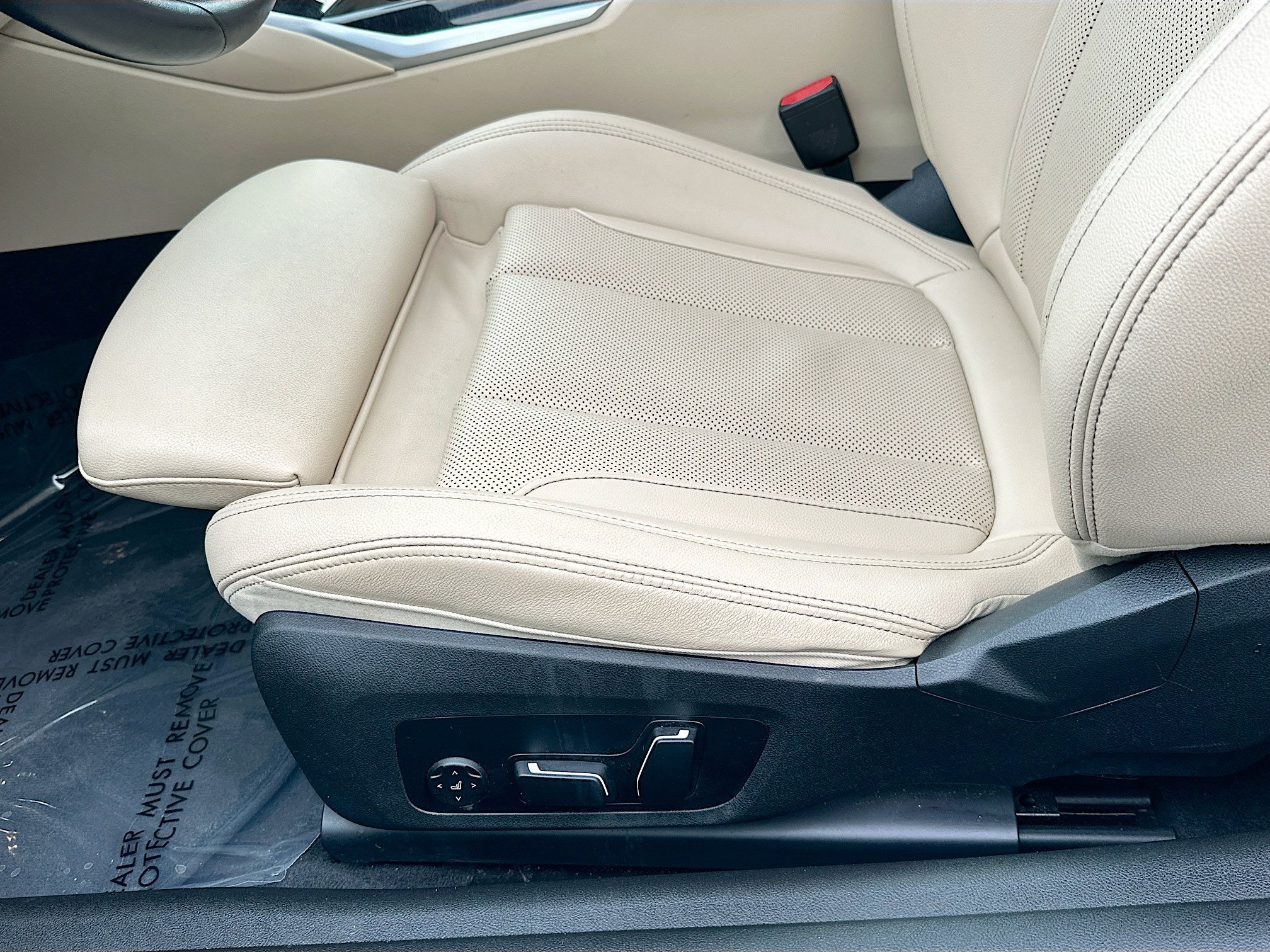 Used 2024 BMW 430i Convertible w/ Premium Package RWD image 17