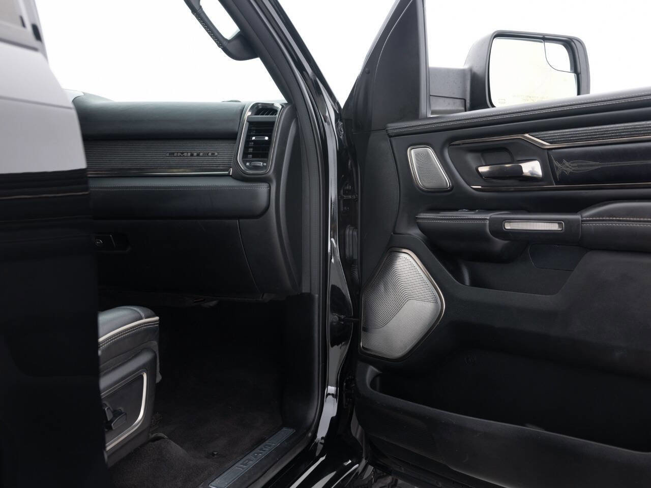 Used 2021 RAM 1500 Limited w/ Night Edition image 32