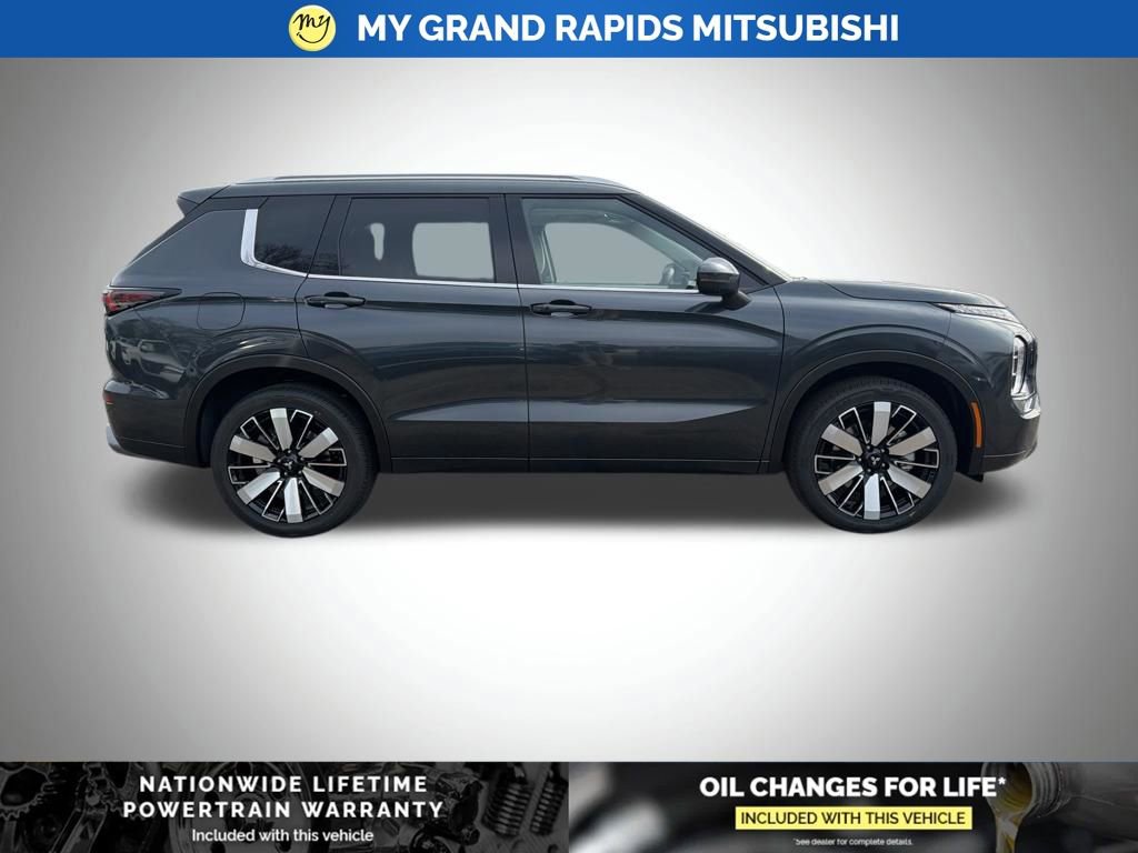 New 2026 Mitsubishi Outlander SEL image 4