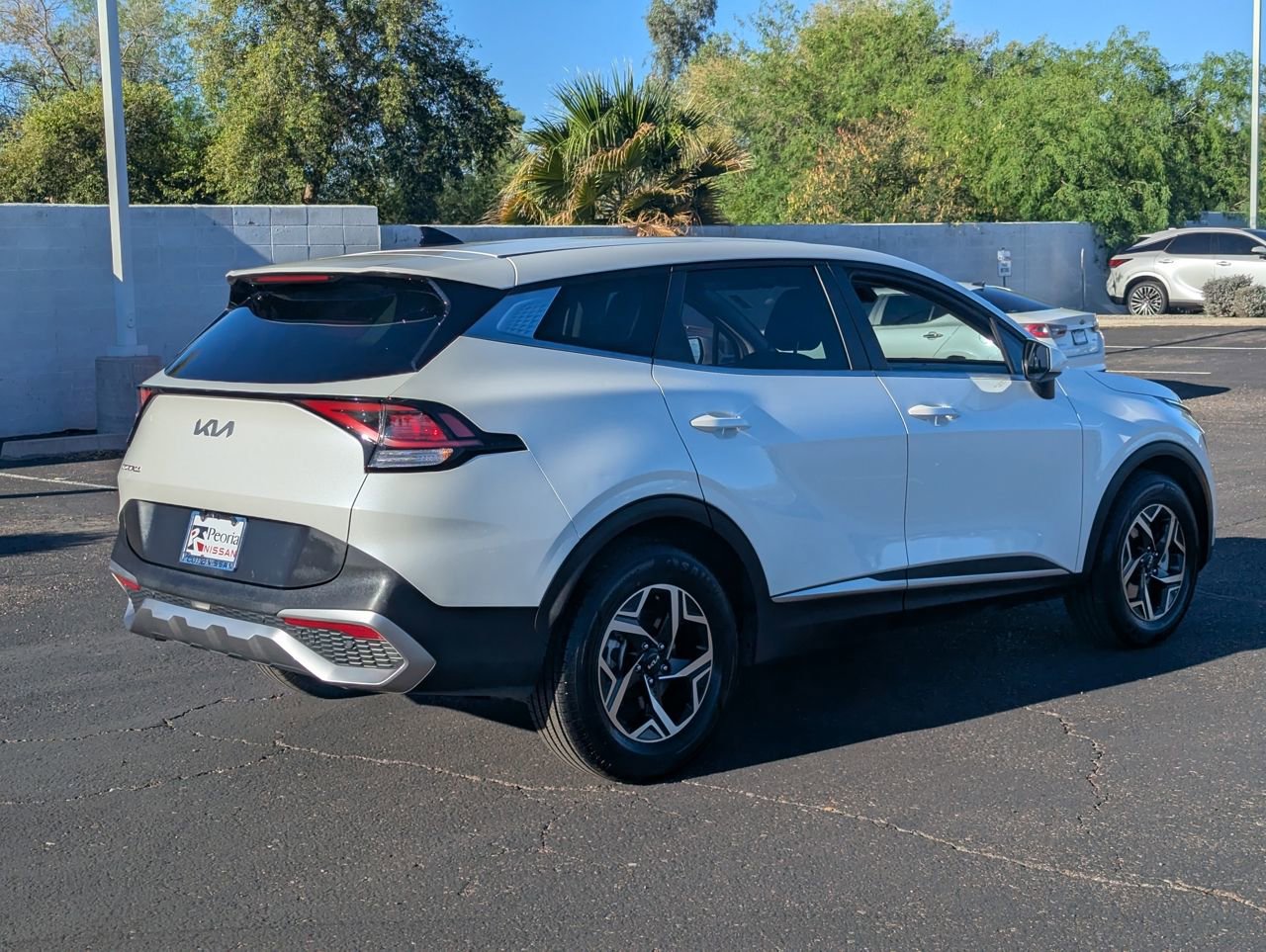 Used 2024 Kia Sportage LX image 6