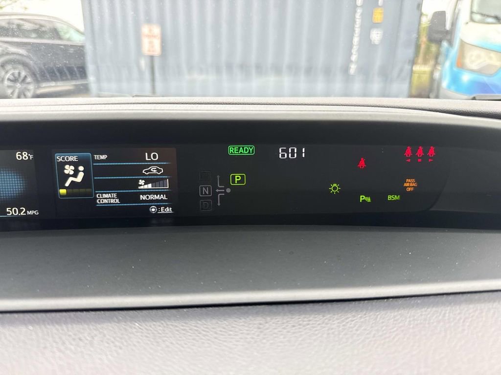 Used 2022 Toyota Prius FWD image 35