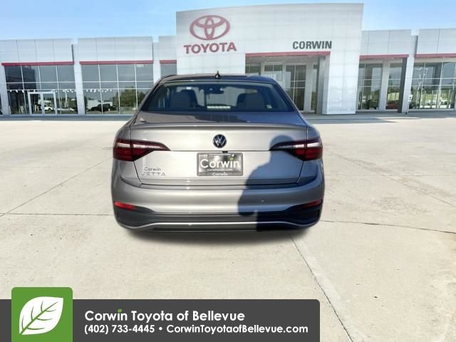 Used 2024 Volkswagen Jetta S image 4