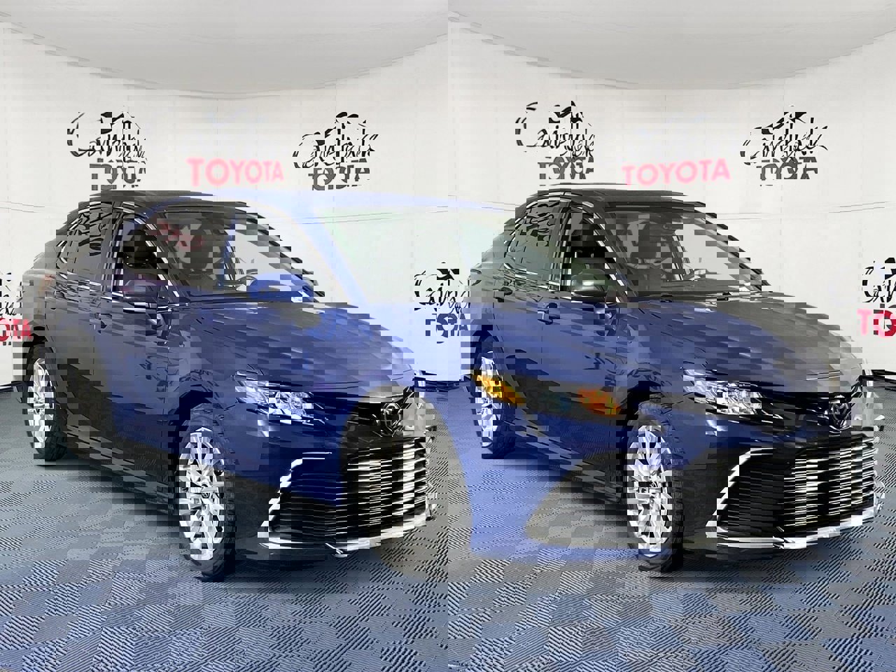 Used 2023 Toyota Camry LE image 3