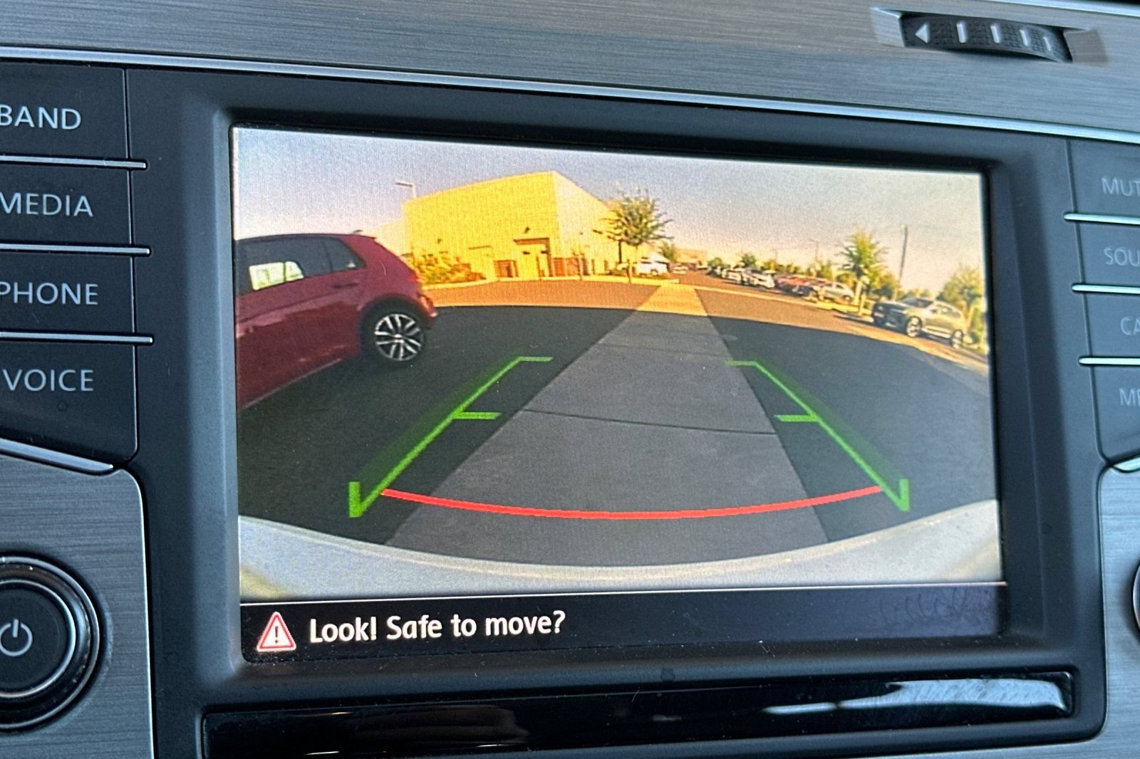 Used 2016 Volkswagen Golf SE FWD image 21