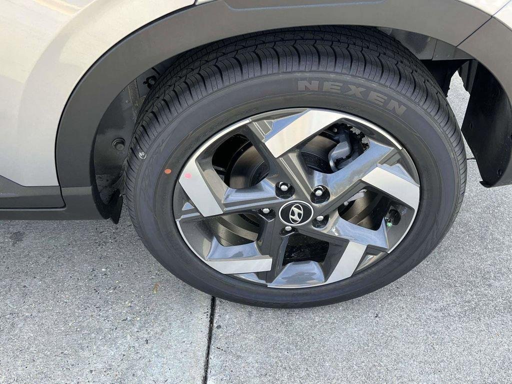 New 2026 Hyundai Venue SEL FWD image 31