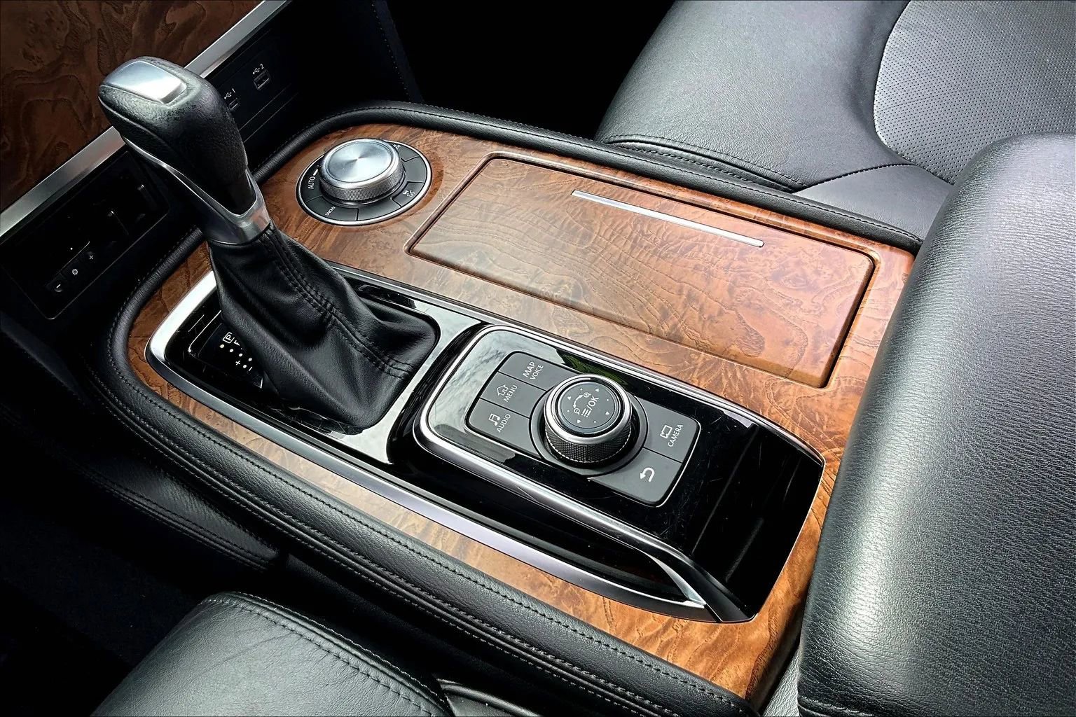 Used 2021 Nissan Armada SL w/ Captain's Chairs Package image 14