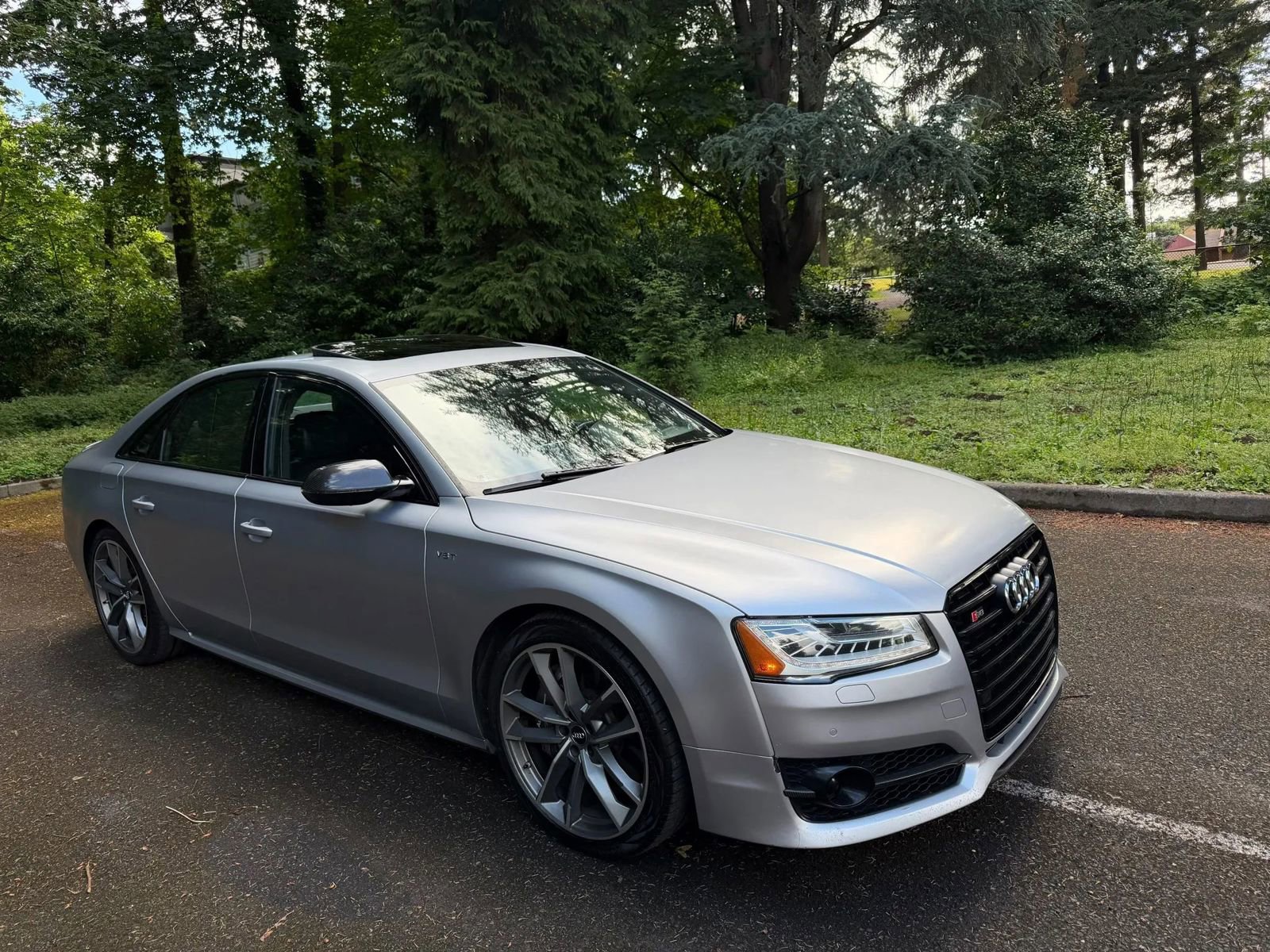 Used 2017 Audi S8 Plus AWD/4WD image 2