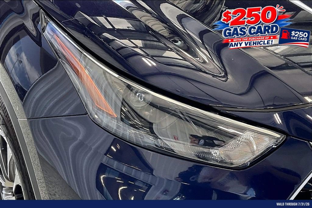 Used 2023 Toyota Highlander XLE AWD/4WD image 29