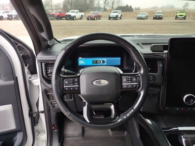 Used 2022 Ford F150 Lightning Platinum image 14