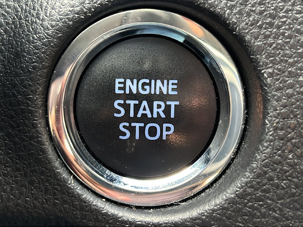 Used 2019 Toyota RAV4 XLE w/ Convenience Package FWD image 26