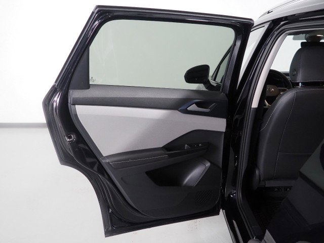 Used 2024 Volkswagen Taos SE image 49