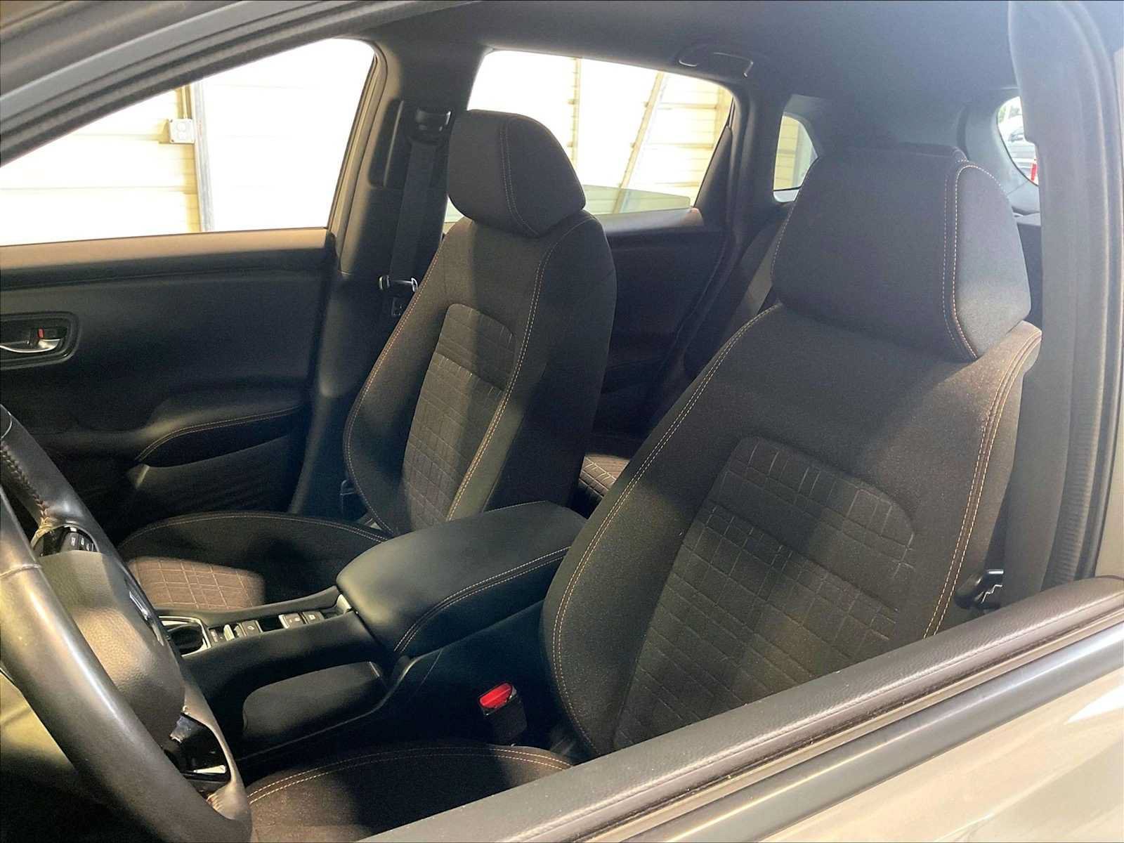 Used 2025 Honda HR-V Sport image 26