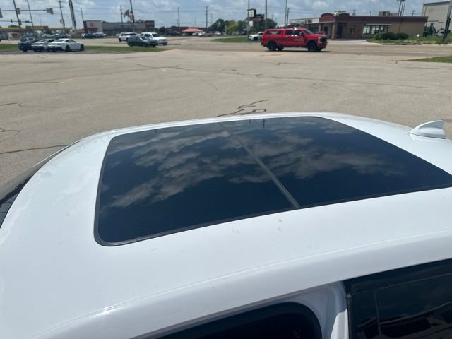 Used 2023 Chrysler 300 S RWD image 6