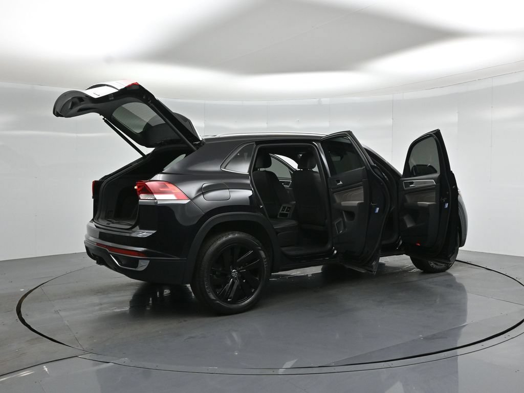 Used 2023 Volkswagen Atlas Cross Sport SE w/ Black Wheel Package AWD/4WD image 6