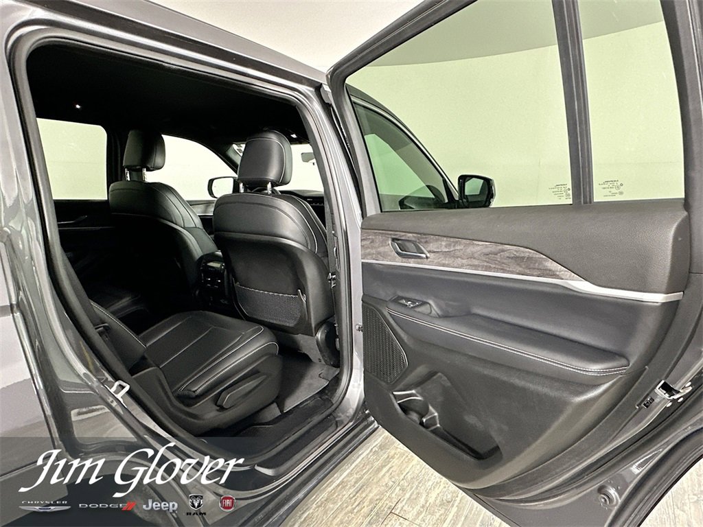 Used 2025 Jeep Grand Cherokee L Limited image 18