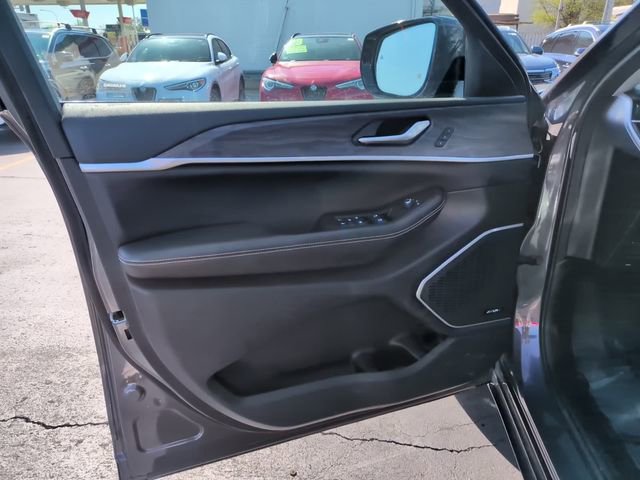 Used 2024 Jeep Grand Cherokee Limited 4xe image 16