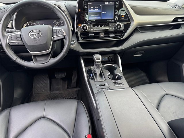 Used 2022 Toyota Highlander XLE image 10